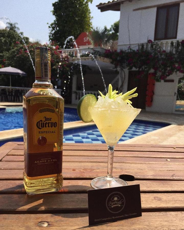 Hotel Y Restaurante Bienmesabe Santa Fe de Antioquia Dış mekan fotoğraf