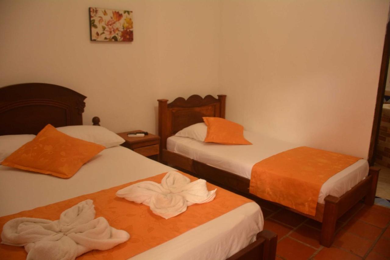 Hotel Y Restaurante Bienmesabe Santa Fe de Antioquia Dış mekan fotoğraf
