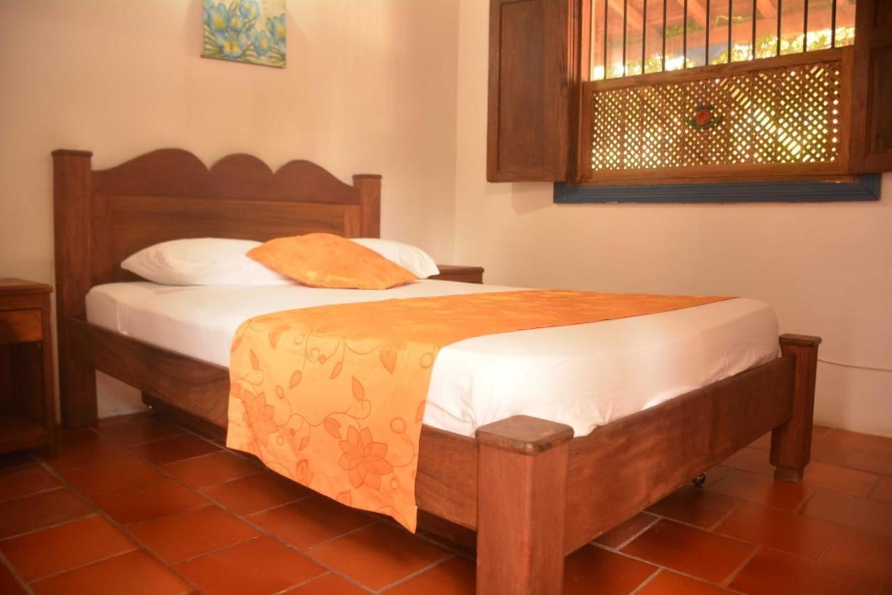 Hotel Y Restaurante Bienmesabe Santa Fe de Antioquia Dış mekan fotoğraf