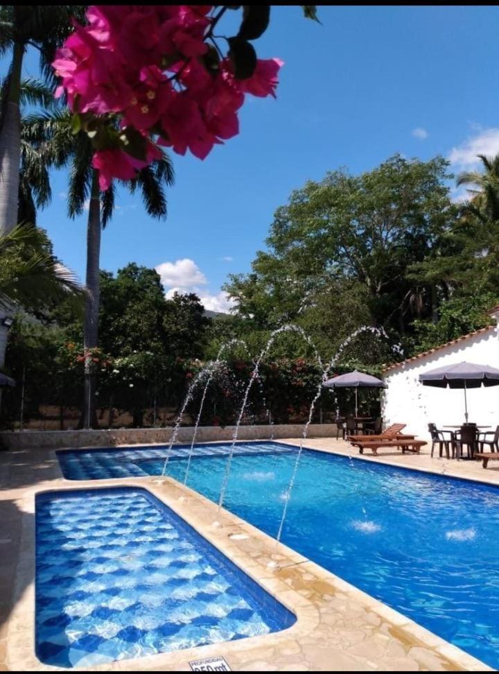 Hotel Y Restaurante Bienmesabe Santa Fe de Antioquia Dış mekan fotoğraf