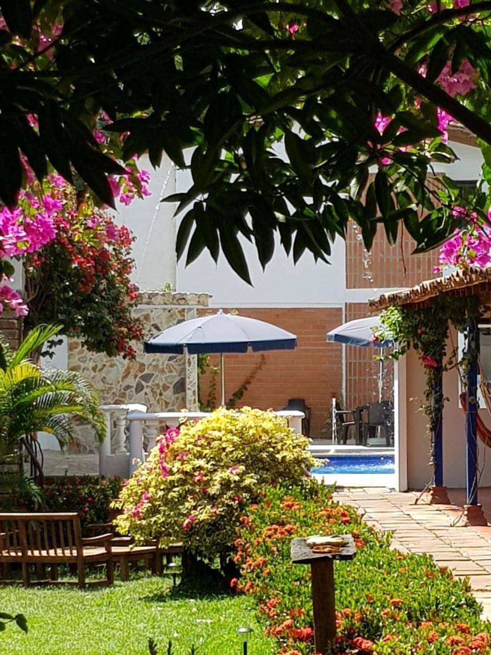 Hotel Y Restaurante Bienmesabe Santa Fe de Antioquia Dış mekan fotoğraf