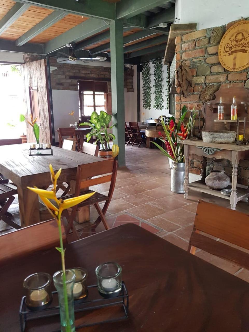 Hotel Y Restaurante Bienmesabe Santa Fe de Antioquia Dış mekan fotoğraf
